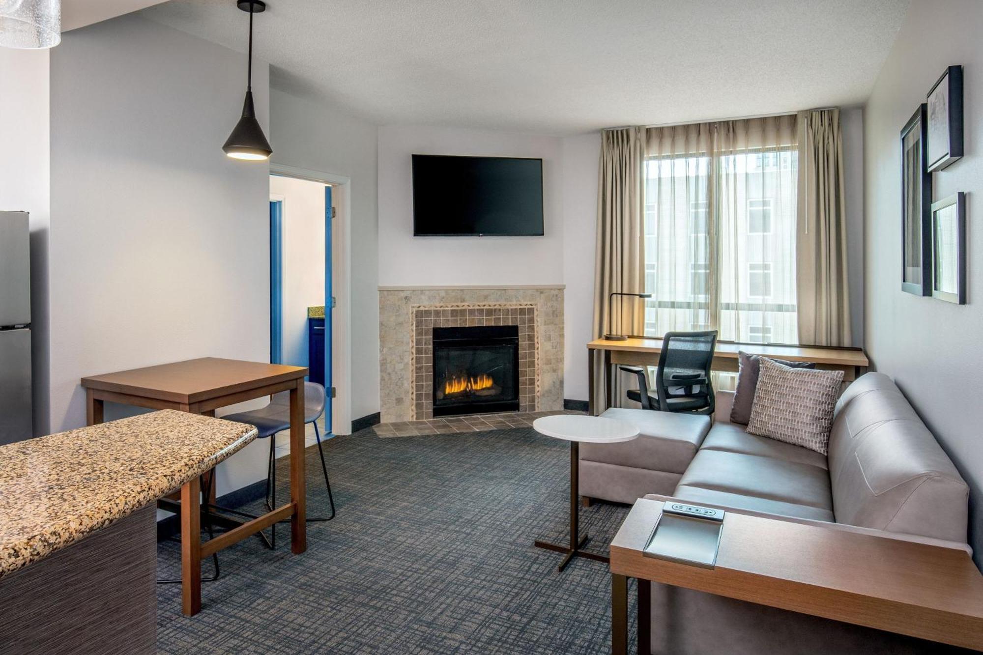 By Marriott Downtown Uab Hotel 3*