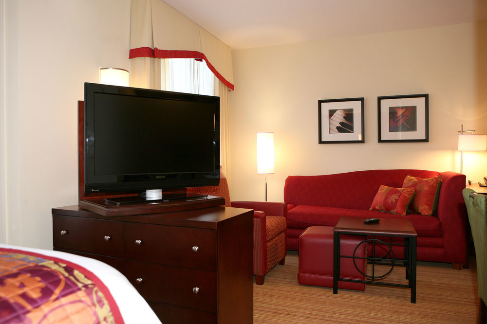 By Marriott Downtown Uab 3*