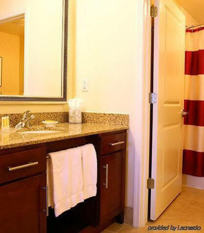 Hotel By Marriott Downtown Uab 3*